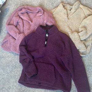 Set of Sherpa pullovers